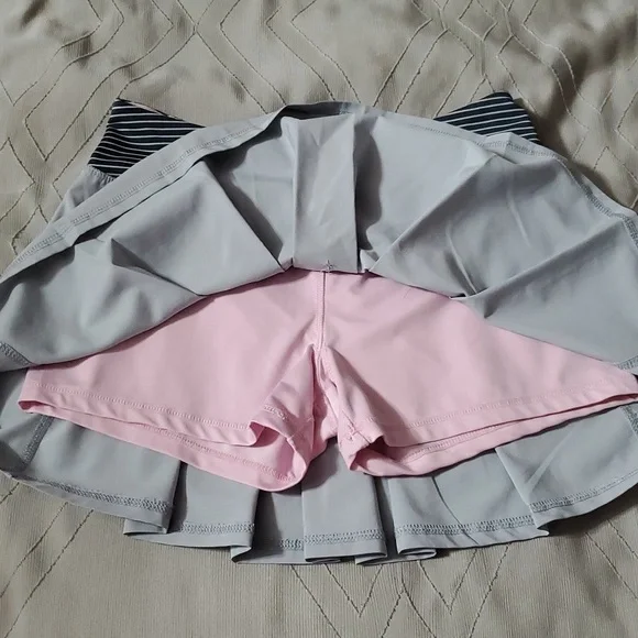 Kyodan Gray and Pink Women's Active Pleated Skort Size Medium - Picture 3 of 7